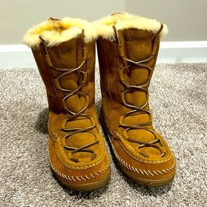 Like-new! Women’s L.L. Bean moccasin fur boots.